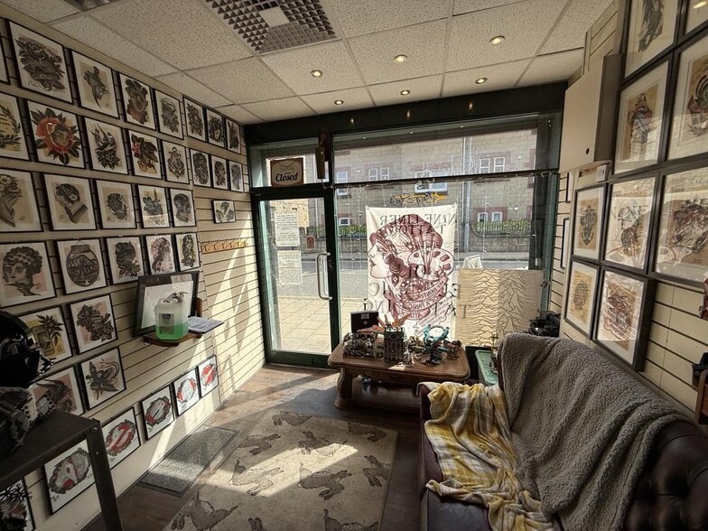 9 Greendykes Rd, Broxburn for sale - Building Photo - Image 2 of 4