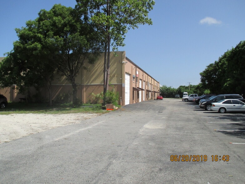 12584-12598 SW 128th St, Miami, FL for rent - Building Photo - Image 2 of 53