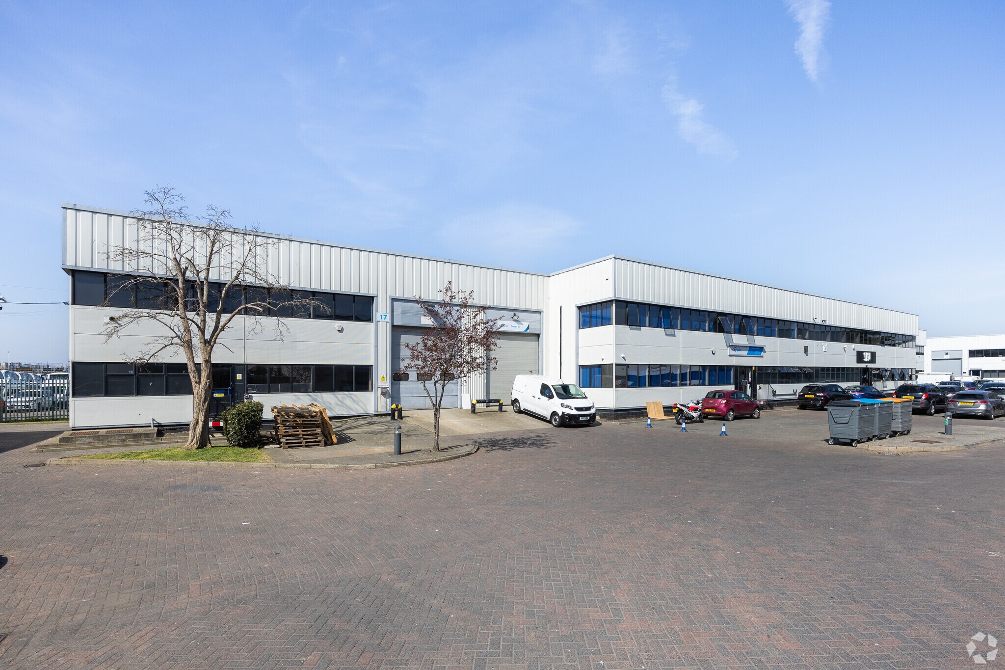 Neptune Clos, Rochester to rent Primary Photo- Image 1 of 15