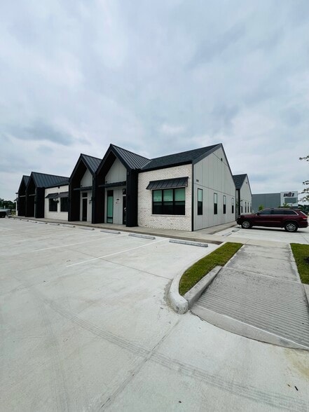 1325 Main St, Katy, TX to rent - Building Photo - Image 3 of 17