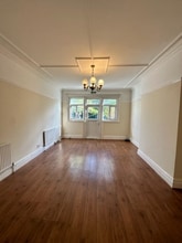 118 Station Rd, London for sale Interior Photo- Image 2 of 2