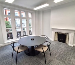 1 Duchess St, London to rent Interior Photo- Image 2 of 2