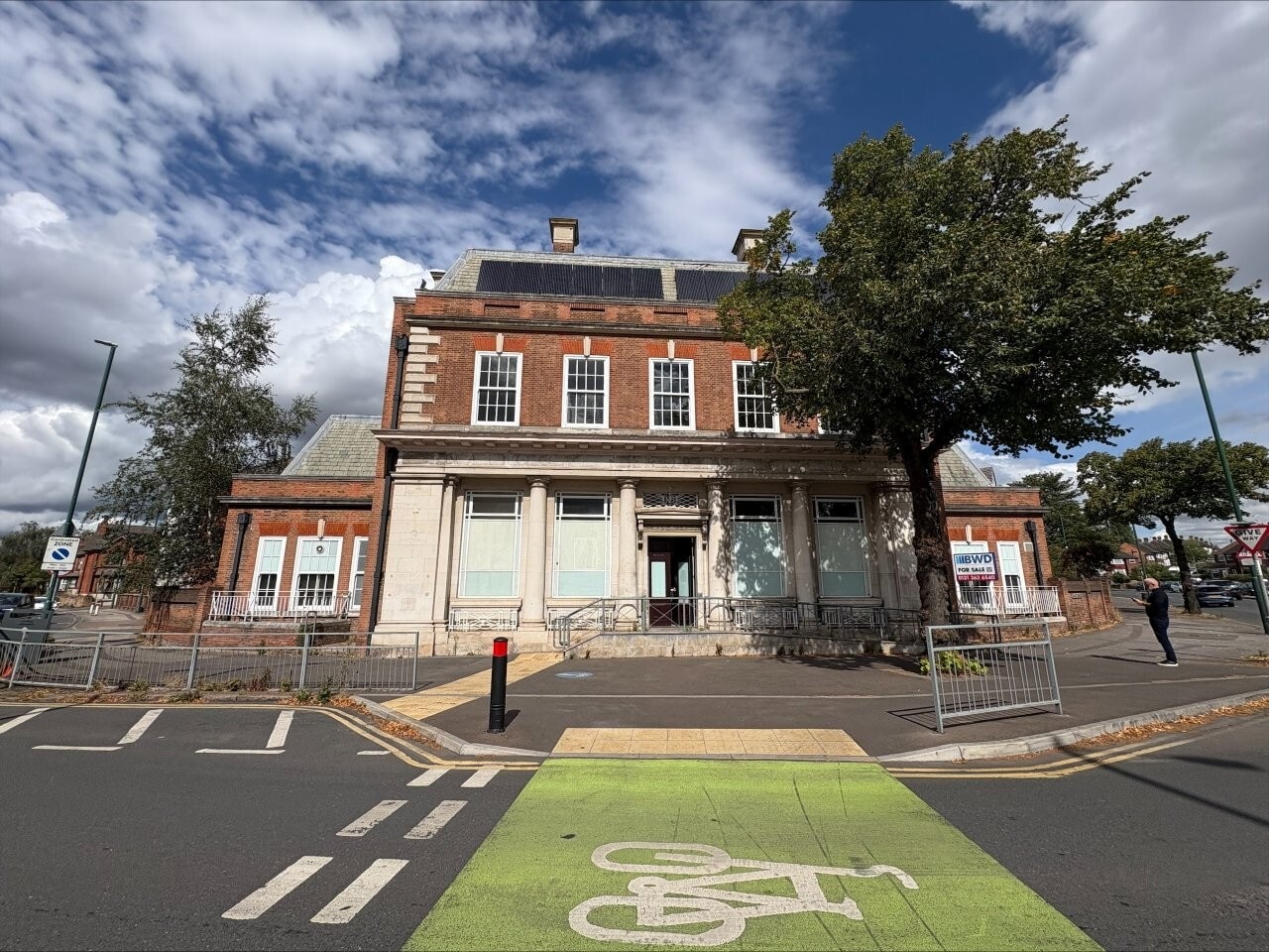 536 Valley Rd, Nottingham to rent Building Photo- Image 1 of 8