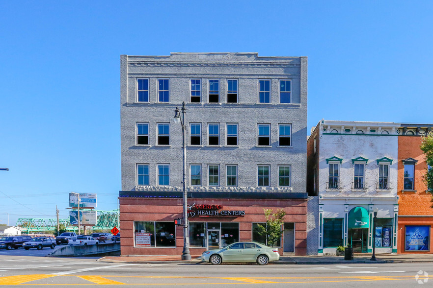 1301 Winchester Ave, Ashland, KY for sale - Primary Photo - Image 1 of 4