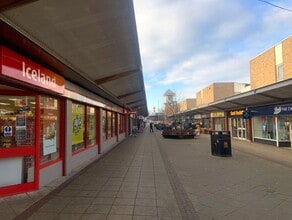 17-36 The Precinct, Blaydon On Tyne to rent Building Photo- Image 1 of 1
