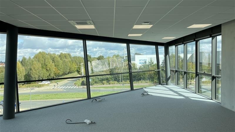 Office in Chanteloup-en-Brie to rent - Interior Photo - Image 2 of 7