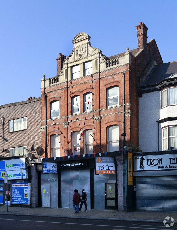 286 Lewisham High St, London SE13 6JZ UK