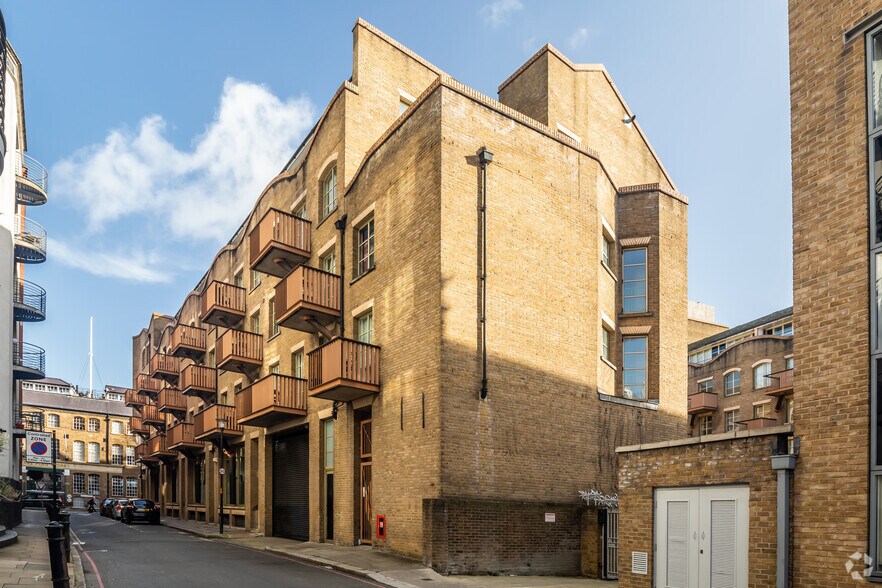 10-12 Queen Elizabeth St, London for sale - Building Photo - Image 1 of 1