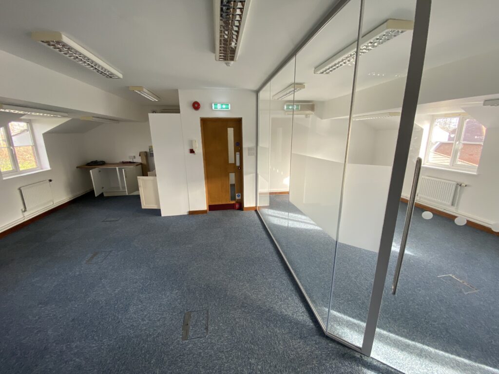 Tollbar Way, Southampton to rent Interior Photo- Image 1 of 9