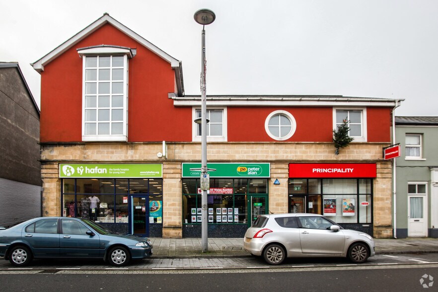 139 Commercial St, Maesteg for sale - Primary Photo - Image 1 of 1