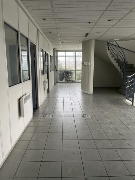 Industrial in Gennevilliers to rent - Interior Photo - Image 3 of 4
