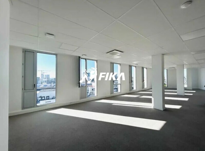 Office in Bordeaux to rent - Interior Photo - Image 1 of 16