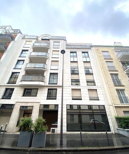 Retail in Paris for sale - Building Photo - Image 1 of 4