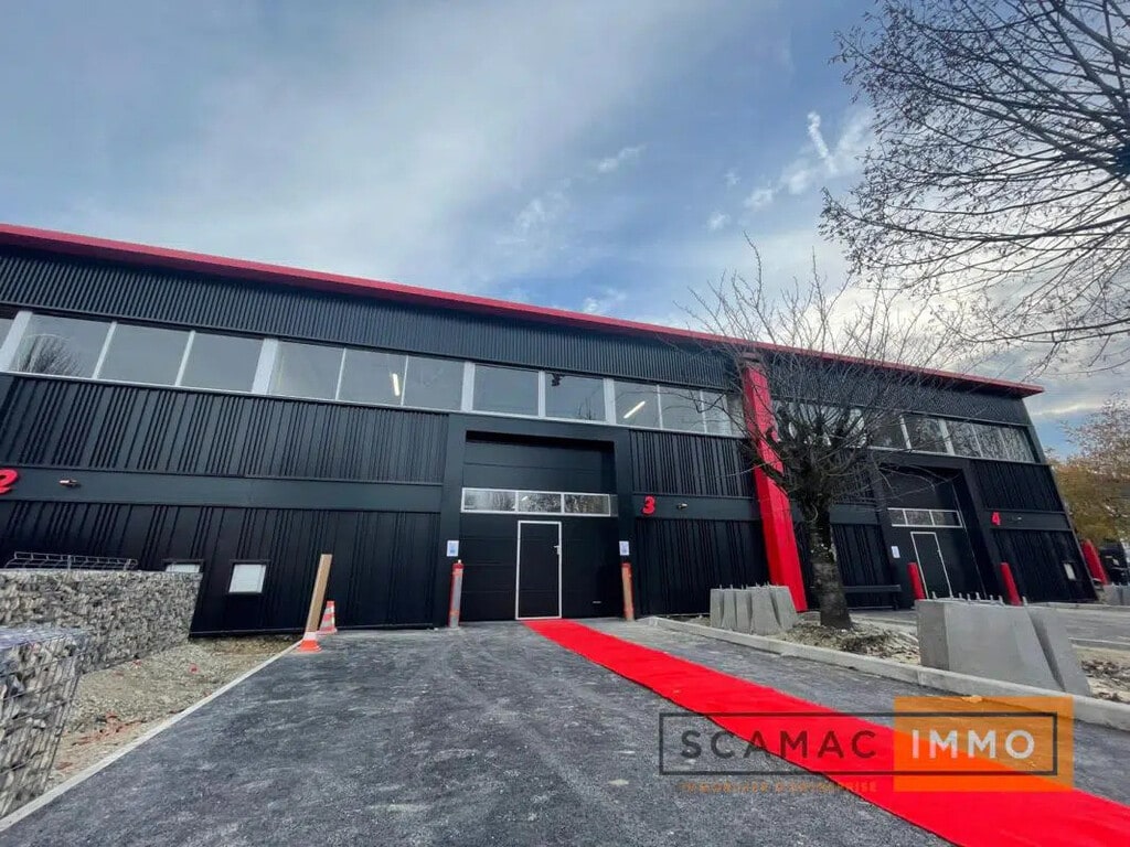 Location Entrepôt 1 234 m² - Photo 1