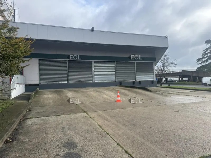 Industrial in Aulnay-sous-Bois to rent Building Photo- Image 1 of 12