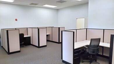 2300 Glades Rd, Boca Raton, FL to rent Interior Photo- Image 1 of 7