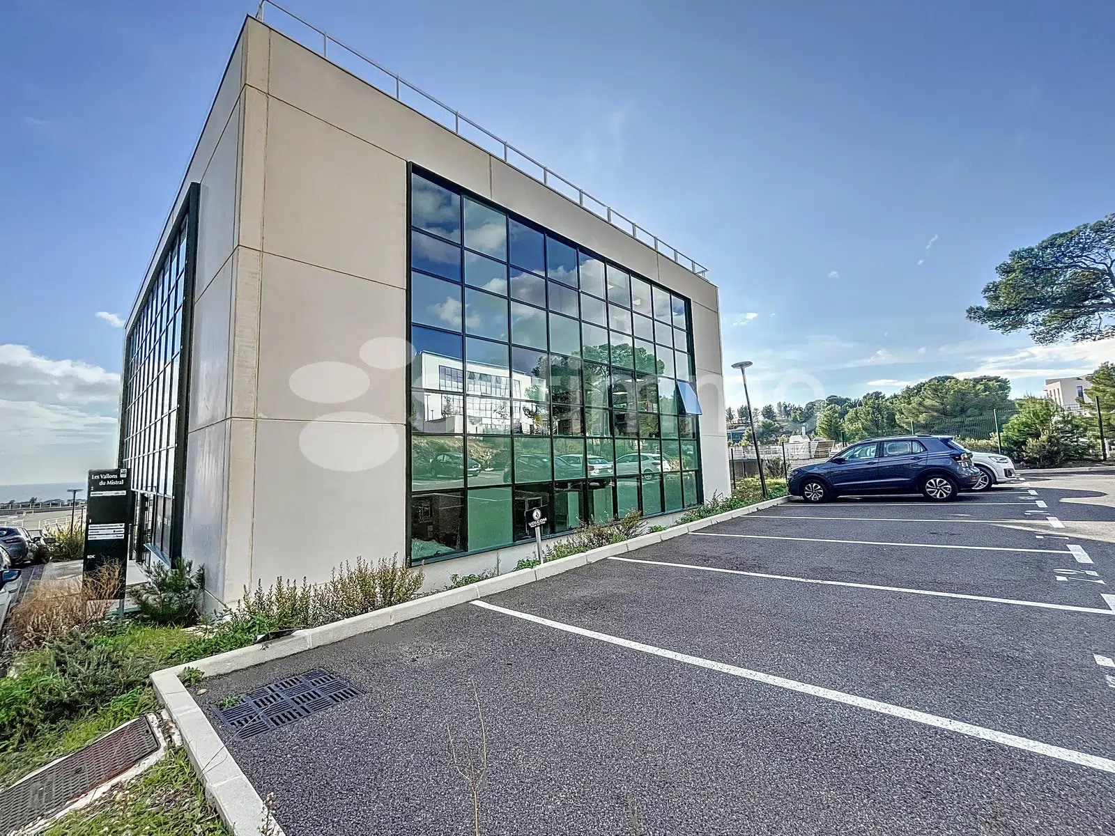 392 Avenue Des Genévriers, La Ciotat to rent Building Photo- Image 1 of 5