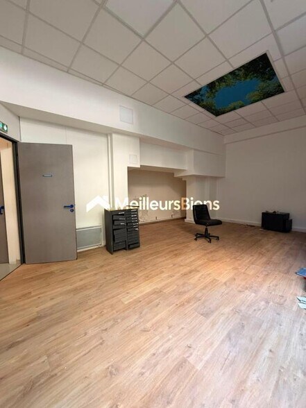 Office in Paris for sale - Interior Photo - Image 3 of 11
