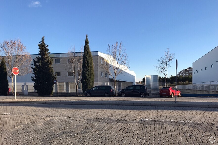 Avenida de Europa, 6, Coslada, Madrid to rent - Building Photo - Image 3 of 6