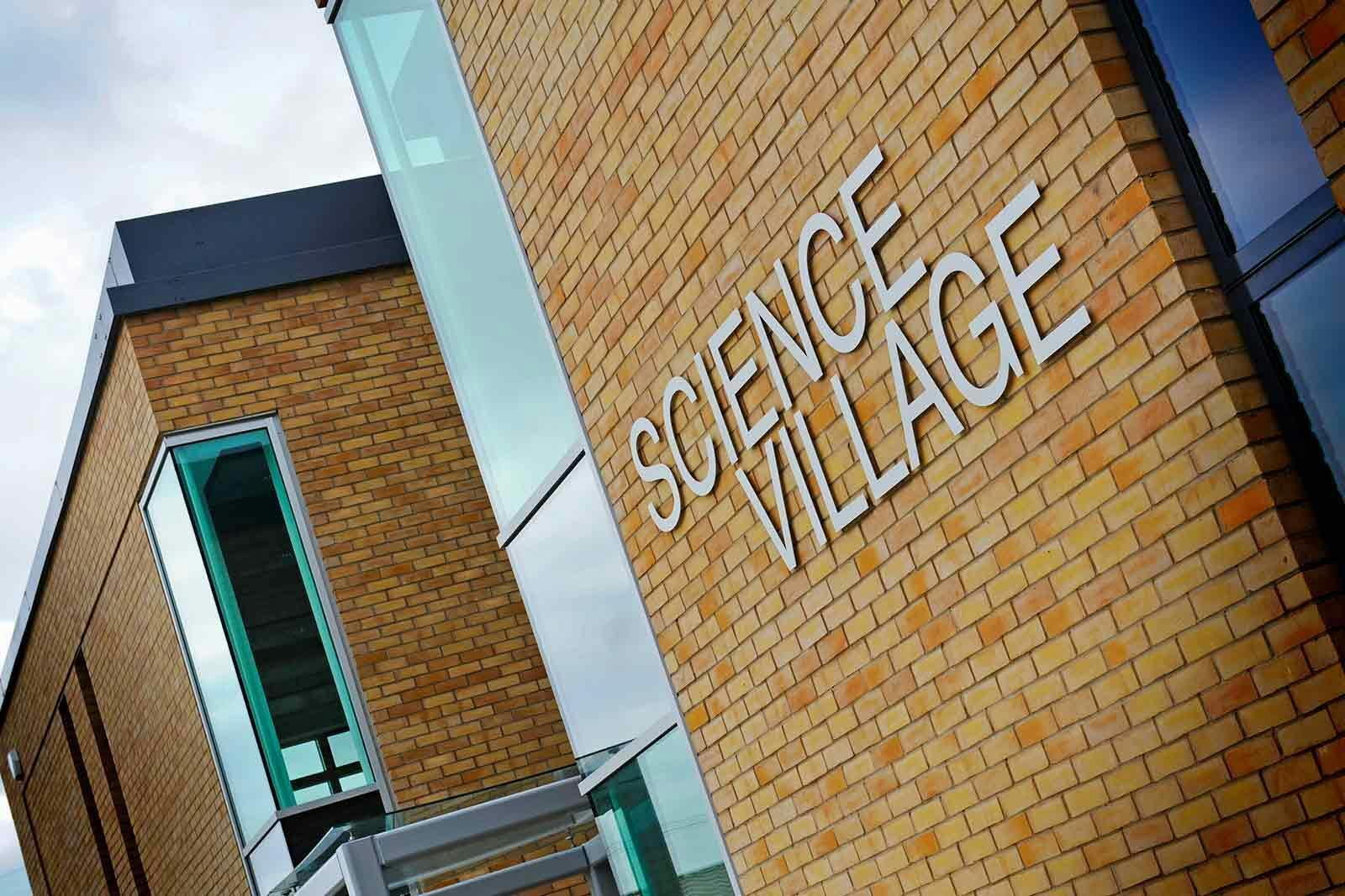 Chesterford Park, Little Chesterford to rent Building Photo- Image 1 of 8