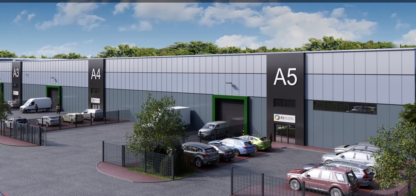 176 Blackburn Rd, Chorley to rent Building Photo- Image 1 of 6