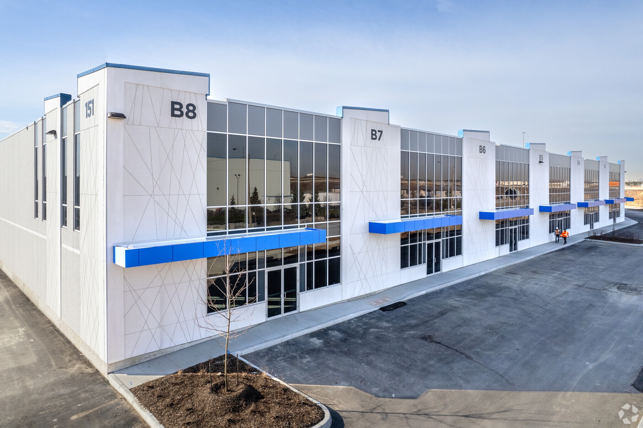 151 Steinway Blvd, Toronto, ON to rent Primary Photo- Image 1 of 4