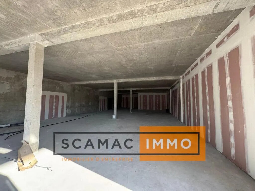 Location Commerce 322 m² - Photo 1