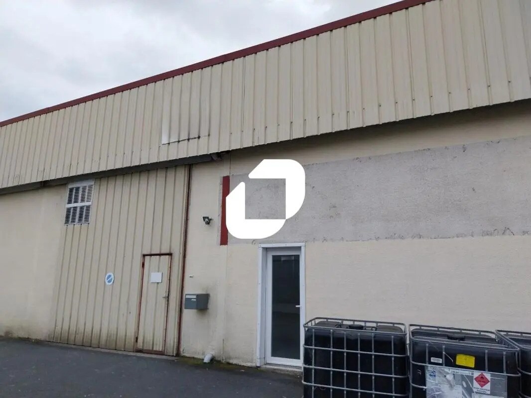 Light Industrial in Carquefou to rent Building Photo- Image 1 of 15