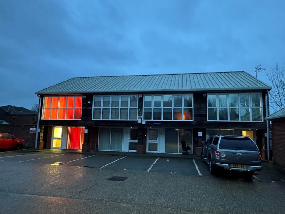 Millbrook Rd E, Southampton to rent Primary Photo- Image 1 of 2