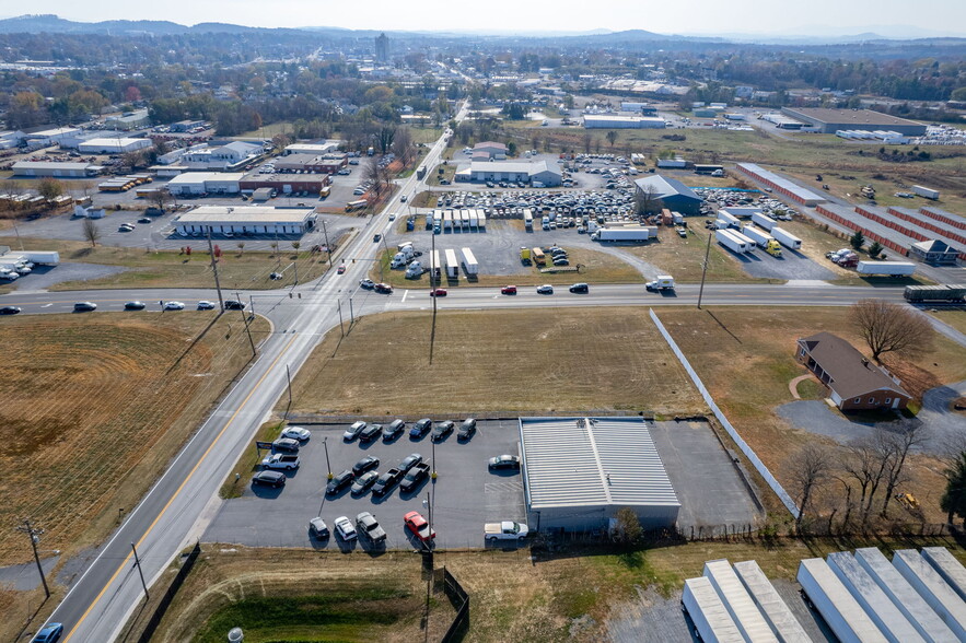 1377 N Liberty St, Harrisonburg, VA for rent - Building Photo - Image 3 of 13