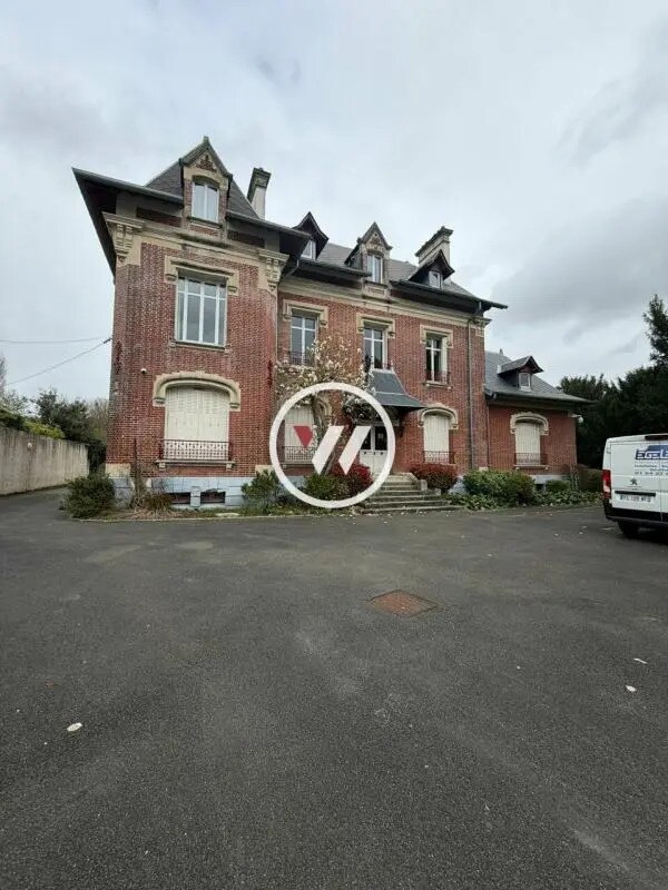 Industrial in Mitry-Mory to rent Primary Photo- Image 1 of 10