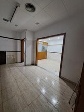 Retail in Barcelona, Barcelona to rent Interior Photo- Image 2 of 15