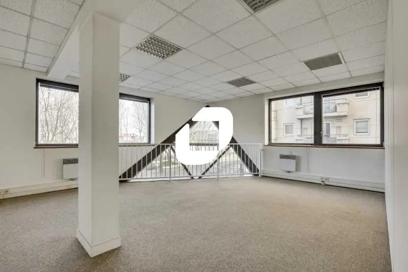 Location Bureaux 110 m² à 225 m² - Photo 1
