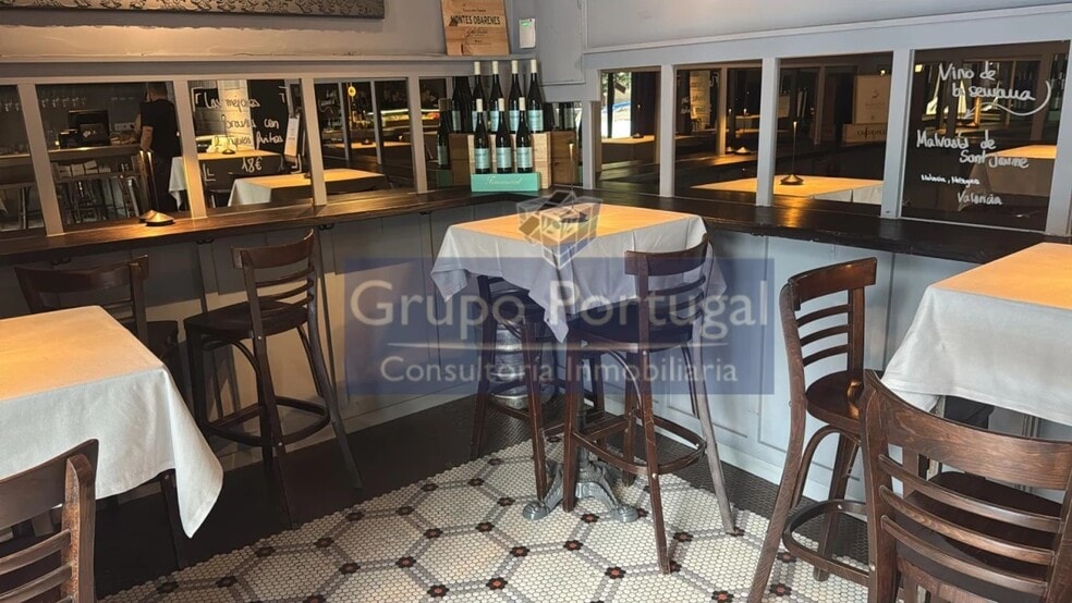 Retail in Madrid, Madrid to rent - Interior Photo - Image 2 of 10