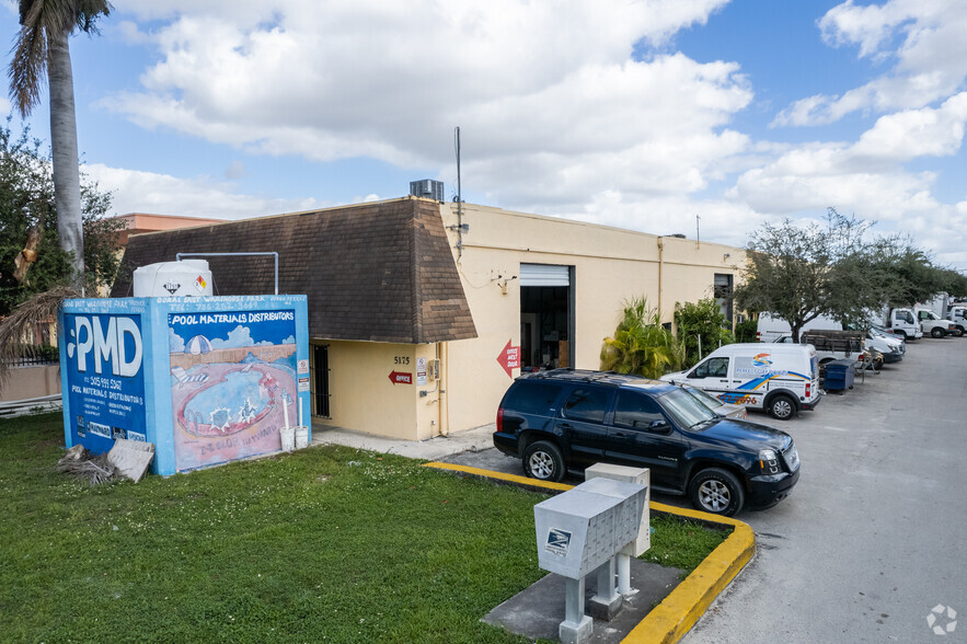 5149-5199 NW 74th Ave, Miami, FL for rent - Building Photo - Image 1 of 5