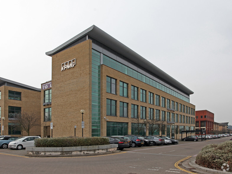 1 North Fourth St, Milton Keynes for rent - Building Photo - Image 1 of 8