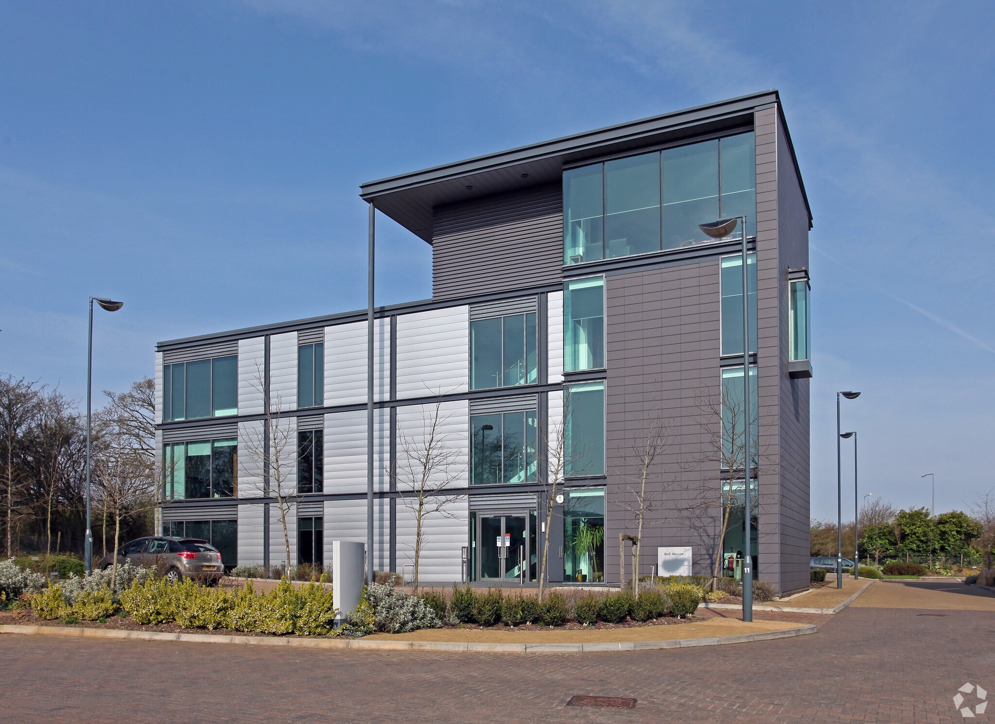 Seebeck Pl, Milton Keynes to rent Primary Photo- Image 1 of 24