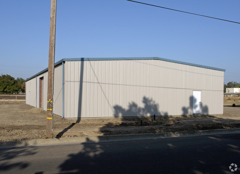 955 N Union St, Stockton, CA for rent - Building Photo - Image 2 of 4