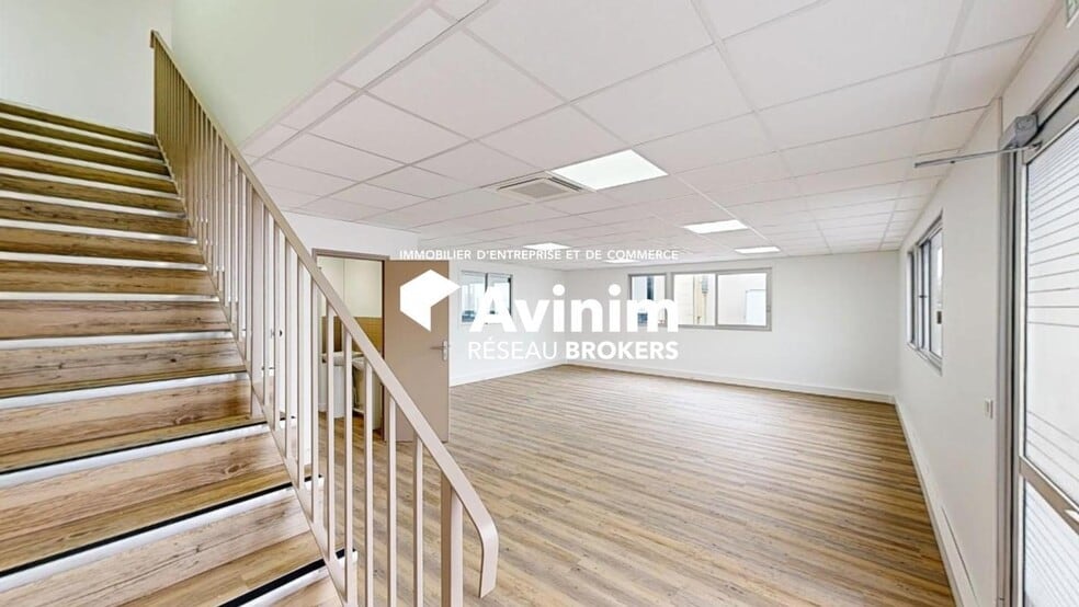 Industrial in Bezons to rent - Interior Photo - Image 3 of 5