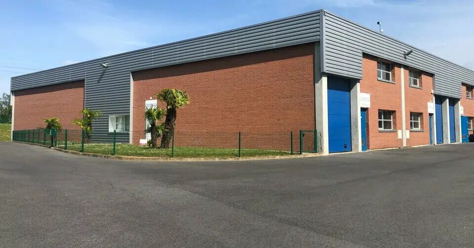 Light Industrial in Chambly to rent Building Photo- Image 1 of 6
