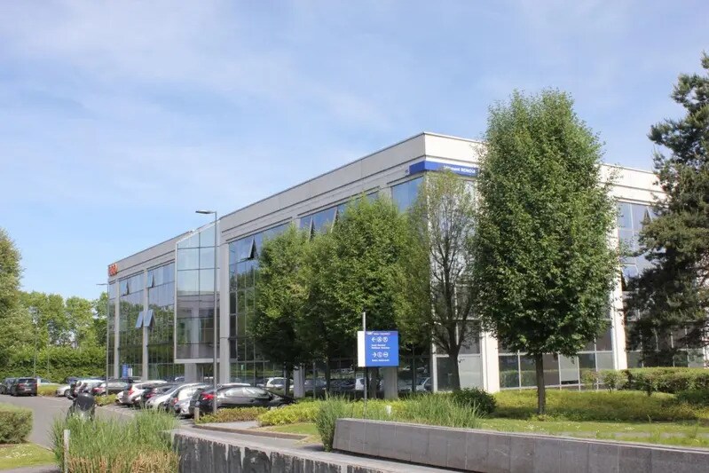 Office in Villepinte to rent Building Photo- Image 1 of 3