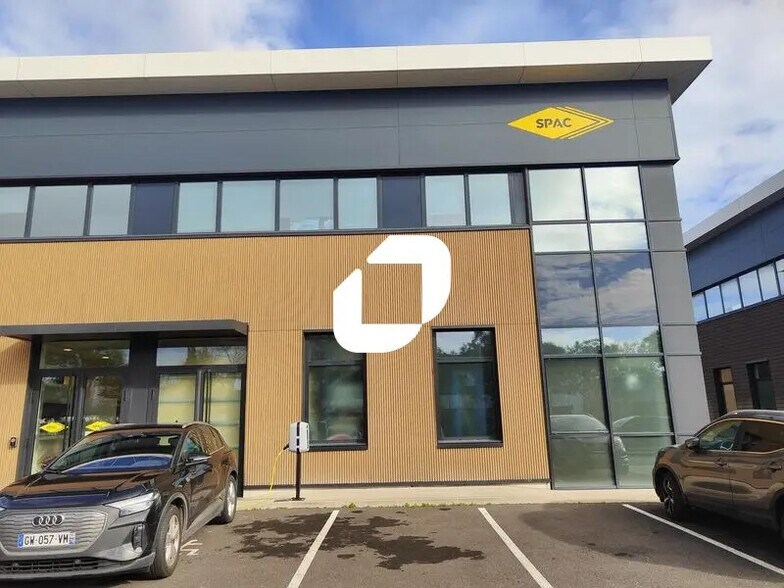 145 Rue Des Caboeufs, Gennevilliers to rent - Building Photo - Image 3 of 5