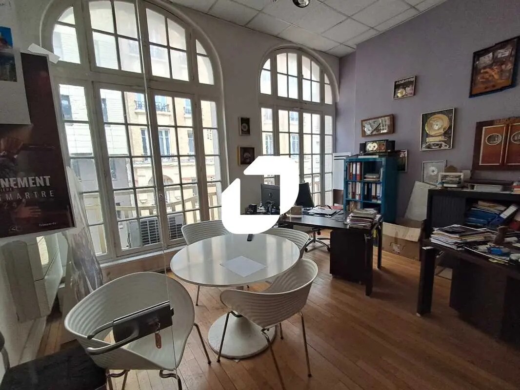 Office in Montrouge to rent Building Photo- Image 1 of 14