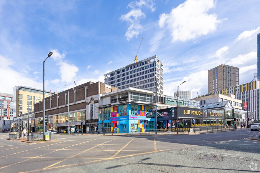 Merrion Ctr, Leeds to rent - Primary Photo - Image 1 of 5