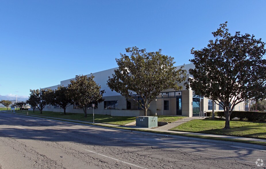 1000-1020 Del Norte Blvd, Oxnard, CA for sale - Primary Photo - Image 1 of 1