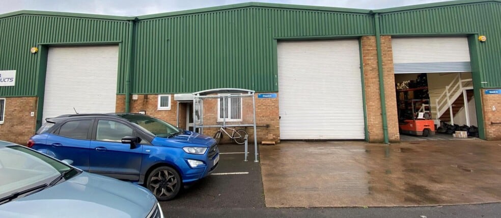 Pearce Way, Gloucester to rent - Building Photo - Image 2 of 6