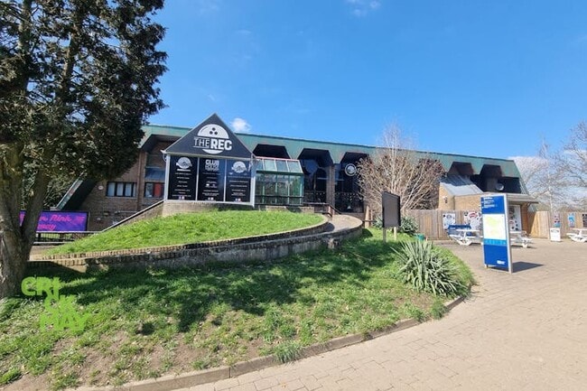 More details for Albion Way, Horsham - Retail to Rent