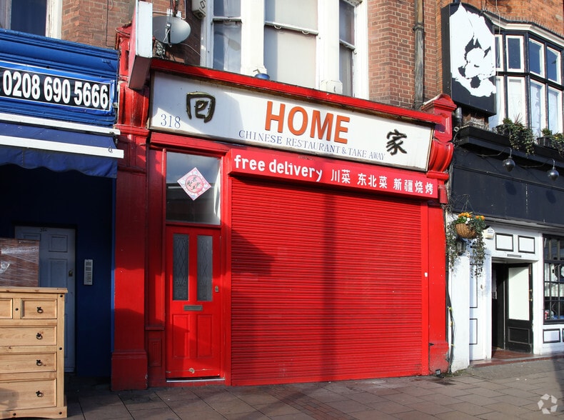 318 Lewisham High St, London to rent - Building Photo - Image 2 of 3