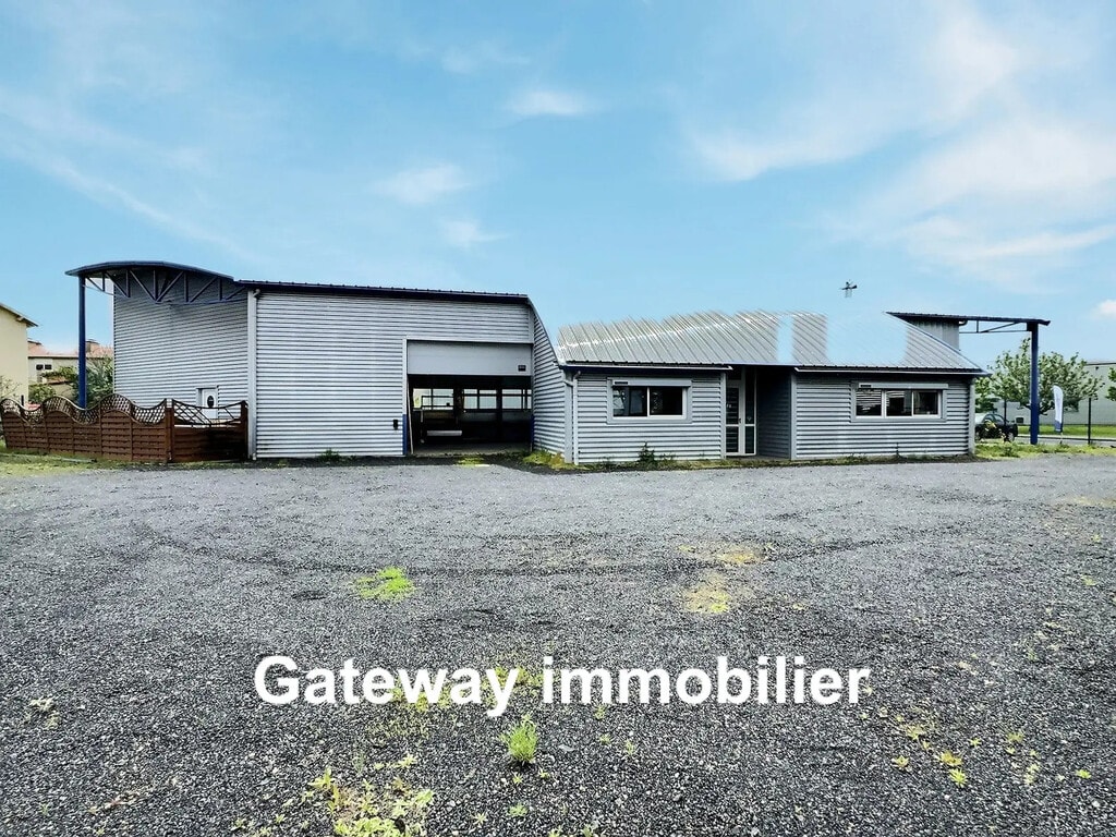 Location Entrepôt 375 m² - Photo 1