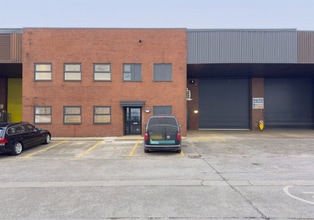 29-35 North Acton Rd, London to rent Building Photo- Image 1 of 3